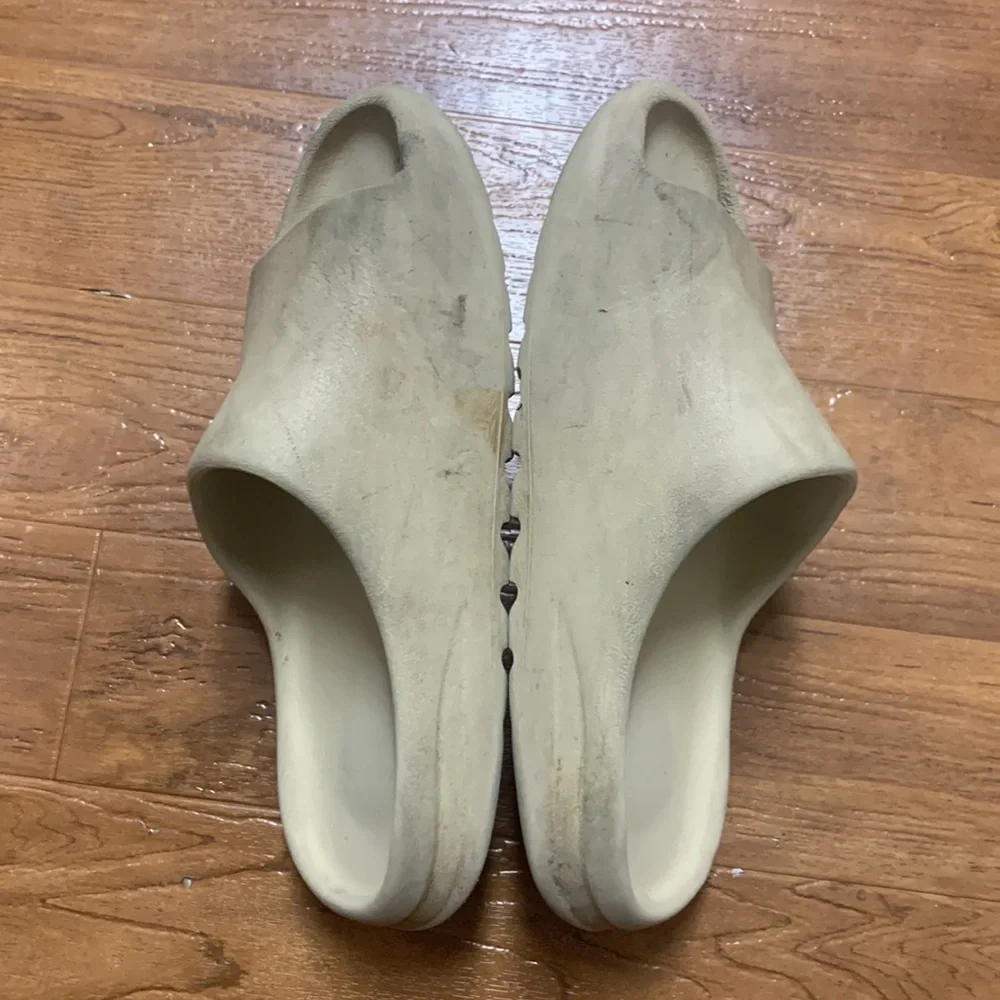 Yeezy slides bundle